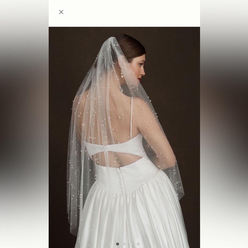 BHLDN Roesia Pearl Fingertip Veil EUC